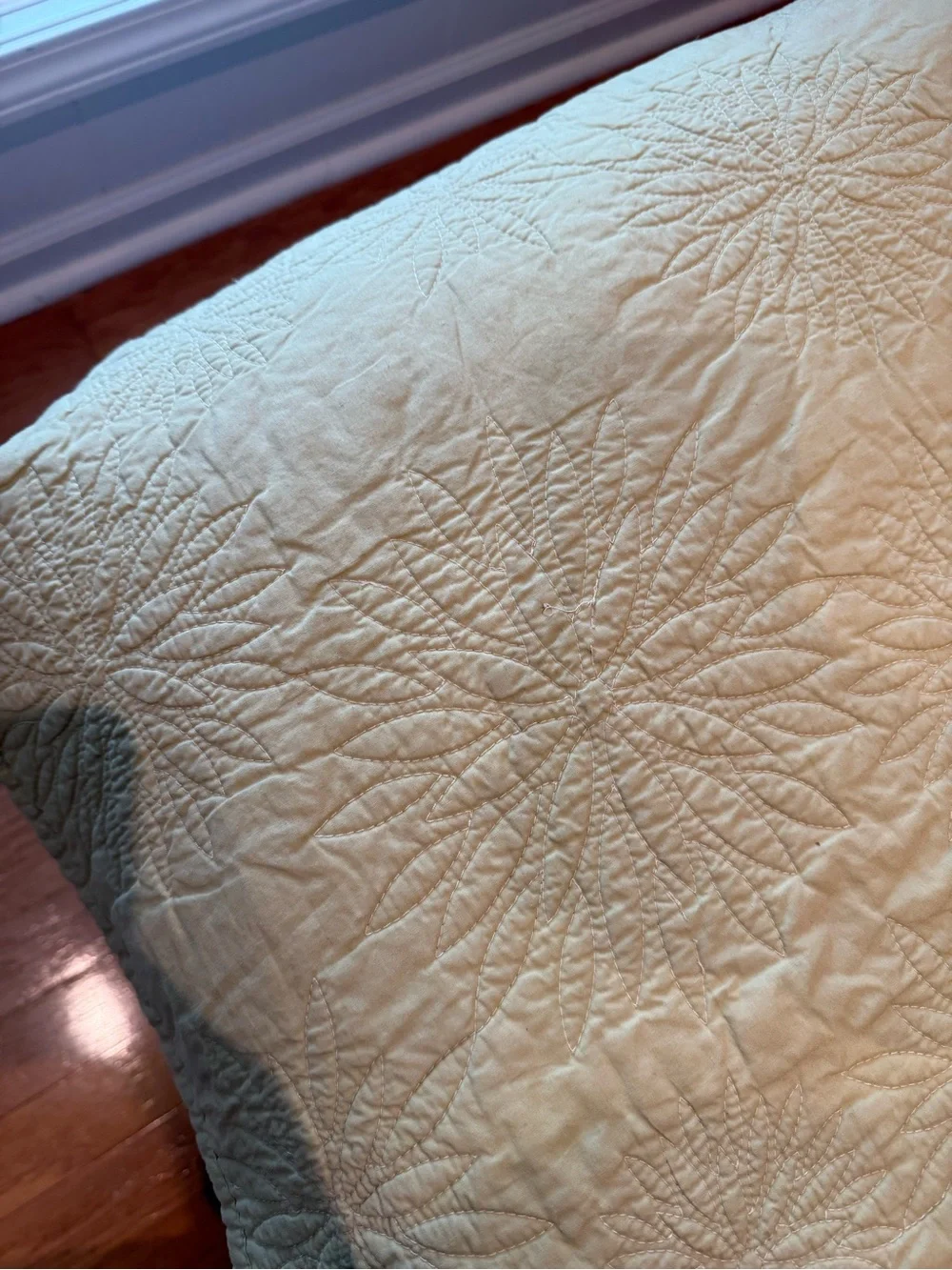 Reversible Cotton Coverlet – Sage Green & Cream, Full Size